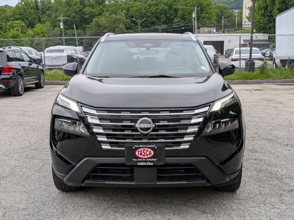 Used 2024 Nissan Rogue SV w/ SV Premium Package AWD/4WD image 11