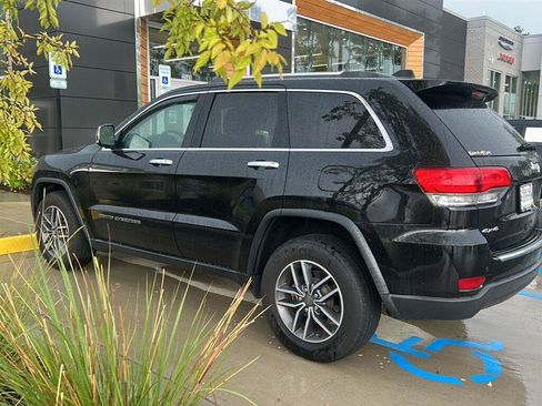 Used 2019 Jeep Grand Cherokee Limited AWD/4WD image 6