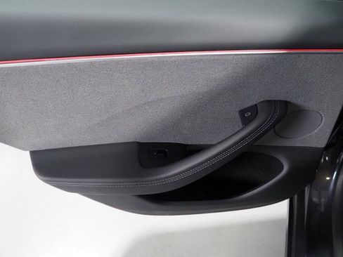 Used 2025 Tesla Model 3 Long Range image 61