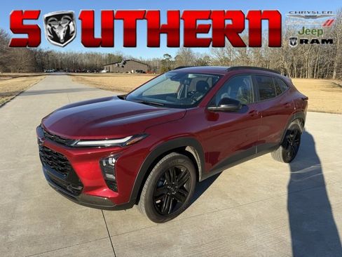 Used 2024 Chevrolet Trax ACTIV w/ Sunroof Package image 1