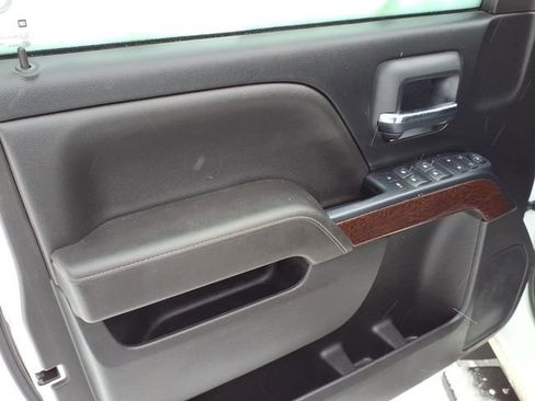 Used 2017 GMC Sierra 1500 SLE image 4