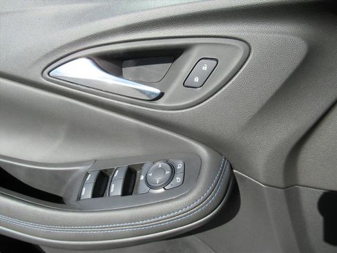 Used 2025 Buick Encore GX Sport Touring w/ Advanced Technology Package image 18