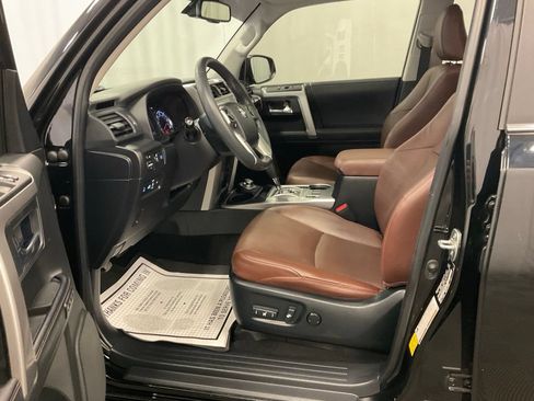 Used 2022 Toyota 4Runner Limited AWD/4WD image 4