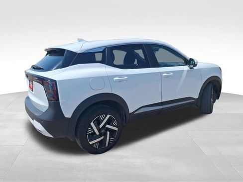 Certified 2025 Nissan Kicks SV FWD image 8