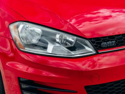 Used 2015 Volkswagen GTI S FWD image 41