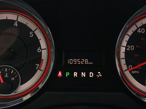 Used 2020 Dodge Grand Caravan SXT image 12