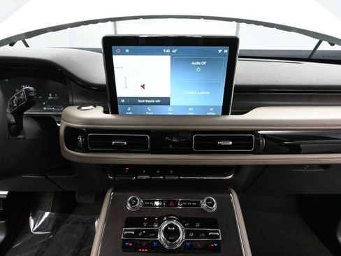 Used 2023 Lincoln Aviator Reserve w/ Equipment Group 201A image 36