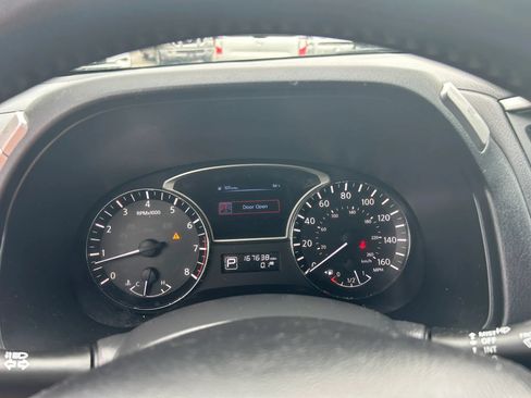 Used 2014 Nissan Pathfinder Platinum w/ Platinum Premium Package FWD image 30