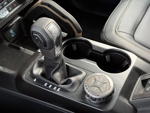 New 2025 Ford Bronco Badlands image 14