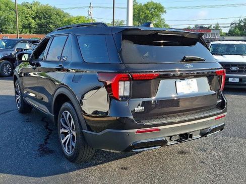 Certified 2025 Ford Explorer ST-Line AWD/4WD image 4