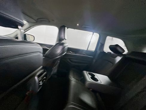 Used 2023 Jeep Grand Cherokee Limited w/ Luxury Tech Group II image 27