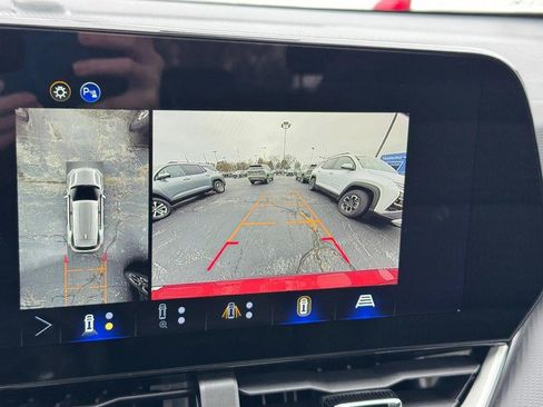 New 2026 Chevrolet Equinox LT w/ Safety and Technology Package image 17