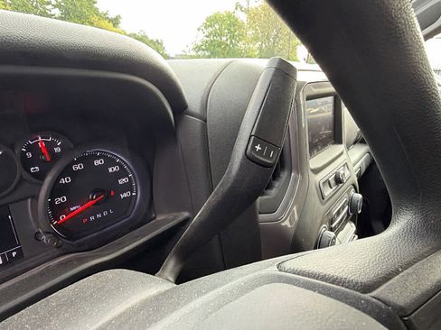 Used 2022 Chevrolet Silverado 1500 Custom image 12