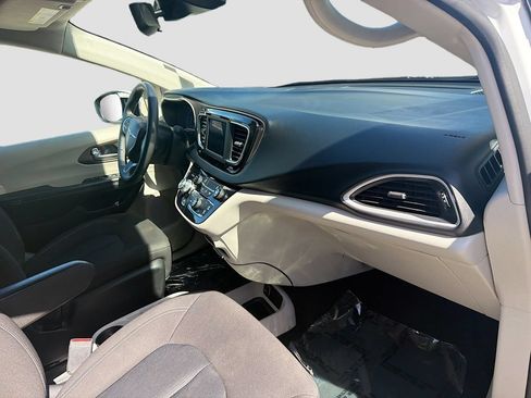 Used 2023 Chrysler Voyager LX FWD image 30