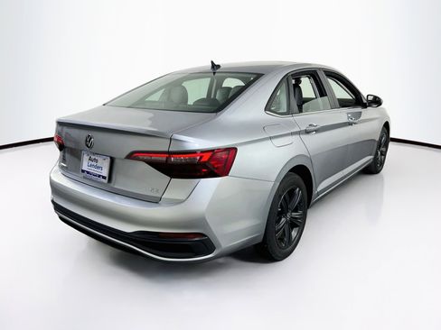 Used 2023 Volkswagen Jetta SE FWD image 5