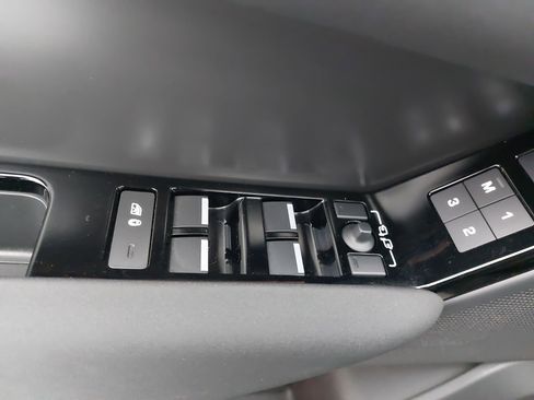 Used 2024 Land Rover Range Rover Velar Dynamic SE image 28