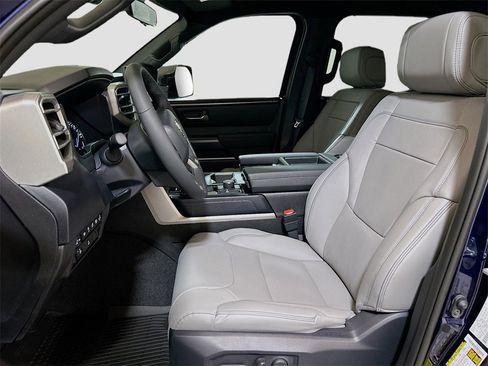 New 2026 Toyota Tundra SR5 image 18