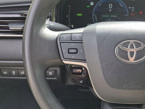 Used 2025 Toyota Camry LE image 23