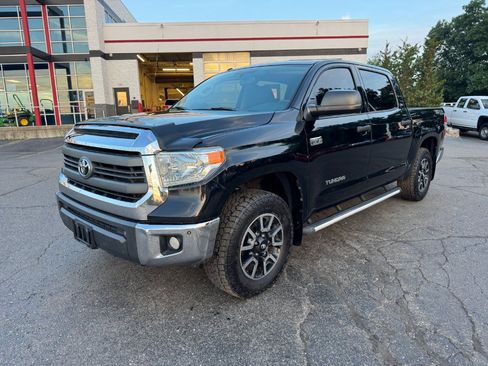 Used 2014 Toyota Tundra SR5 AWD/4WD image 1