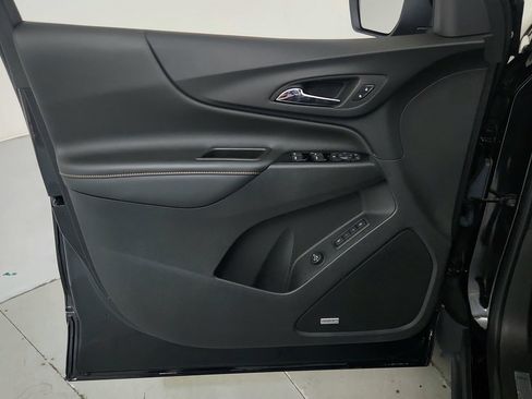 Used 2024 Chevrolet Equinox Premier AWD/4WD image 16