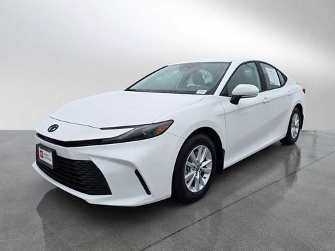 Certified 2025 Toyota Camry LE image 7