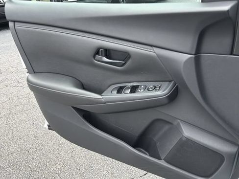 Used 2025 Nissan Sentra S FWD image 17
