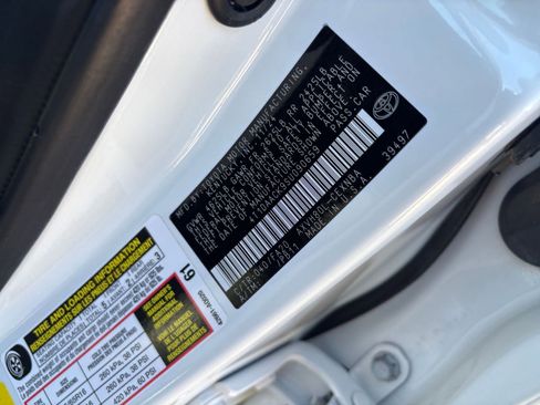 Used 2025 Toyota Camry LE image 23