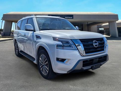 Used 2022 Nissan Armada SV w/ SV Appearance Package image 2