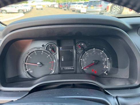Used 2021 Toyota 4Runner SR5 AWD/4WD image 19