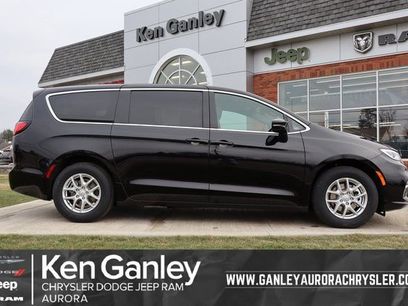 New 2026 Chrysler Pacifica Select