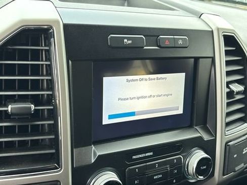 Used 2019 Ford F150 Lariat w/ Equipment Group 502A Luxury AWD/4WD image 17