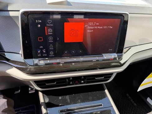 New 2026 Volkswagen Atlas Peak Edition AWD/4WD image 25