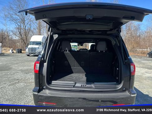 Used 2019 Lincoln Navigator Reserve image 11