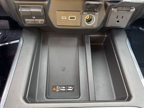 Used 2022 GMC Sierra 2500 Denali AWD/4WD image 32