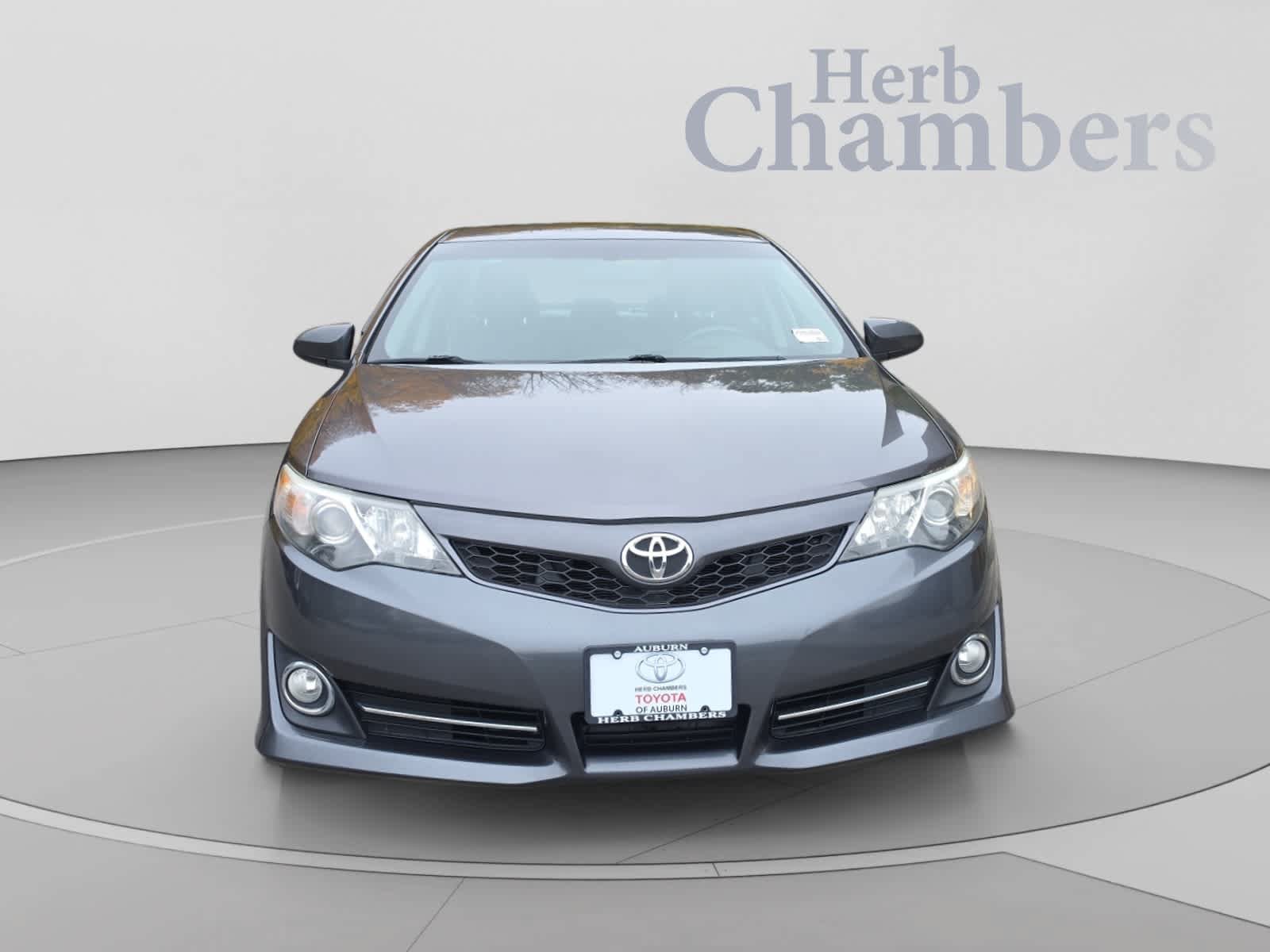 Used 2014 Toyota Camry SE FWD image 2