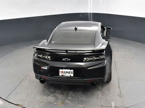 Used 2017 Chevrolet Camaro SS RWD image 34