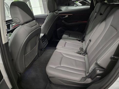 Used 2025 Audi Q7 3.0T Premium Plus image 30