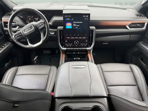 Used 2025 GMC Yukon XL Denali AWD/4WD image 24