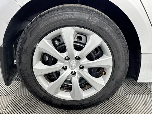 Used 2024 Toyota Corolla LE FWD image 30