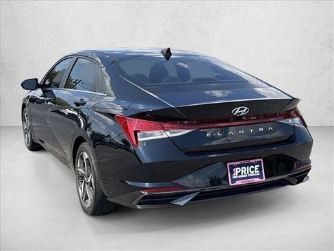 Used 2022 Hyundai Elantra SEL w/ Convenience + Premium Package FWD image 7