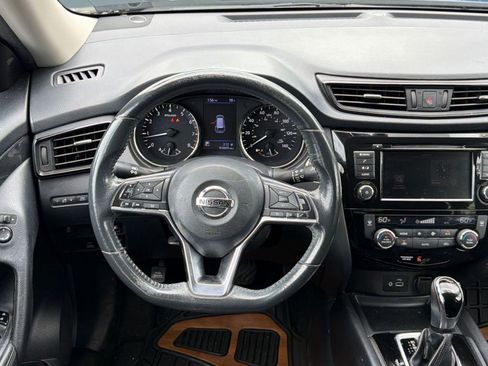 Used 2018 Nissan Rogue SV AWD/4WD image 24