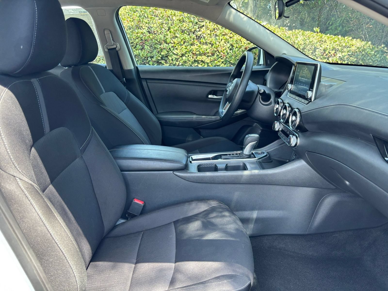 Used 2025 Nissan Sentra SV FWD image 33