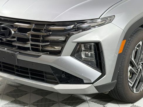 Certified 2025 Hyundai Tucson Limited FWD image 12