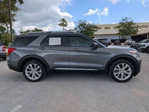 Certified 2022 Ford Explorer Platinum w/ Equipment Group 601A AWD/4WD image 2