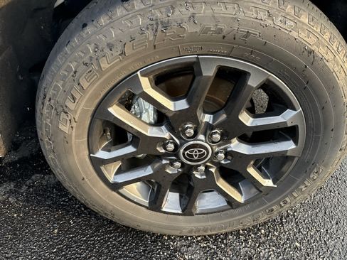 Used 2023 Toyota Tundra Platinum image 15