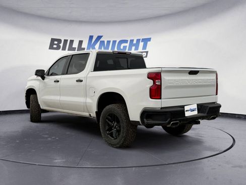 Used 2021 Chevrolet Silverado 1500 LT Trail Boss w/ Convenience Package II AWD/4WD image 3