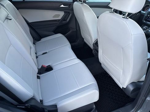 Used 2021 Volkswagen Tiguan SE R-Line image 28