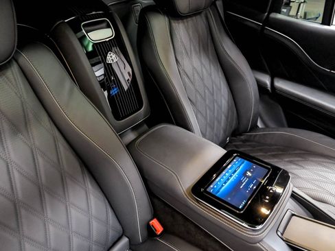 Used 2024 Mercedes-Benz Maybach GLS 600 4MATIC image 31