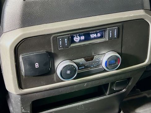 Used 2020 Ford Expedition XLT w/ Equipment Group 201A AWD/4WD image 34