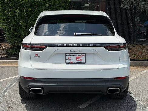 Used 2022 Porsche Cayenne AWD/4WD image 14